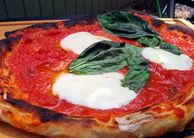Margherita pizza topping