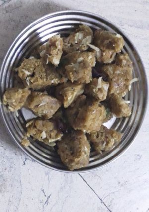 A picture of Cabbage muthiya.