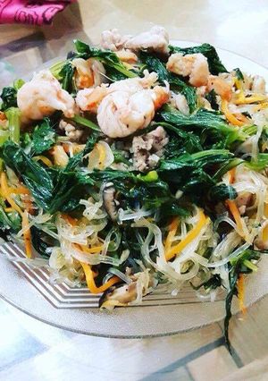 Hình của món Miến xào thập cẩm rau củ. .