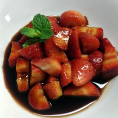 A picture of Strawberries in Balsalmic Vinegar.