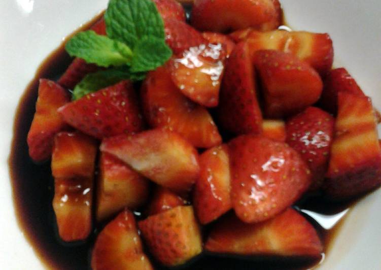 Steps to Make Any-night-of-the-week Strawberries in Balsalmic Vinegar