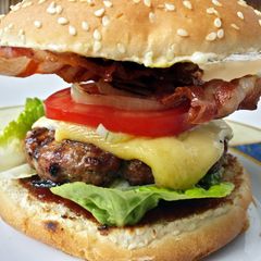 A picture of Ultimate Bacon Cheeseburger.