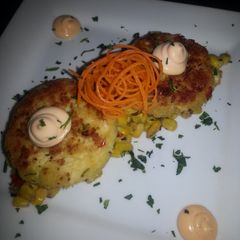 A picture of CrabCakes.