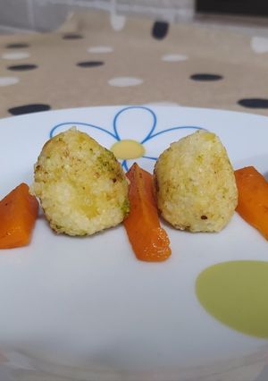 Una foto de Bolitas de mijo-calabacín-brócoli