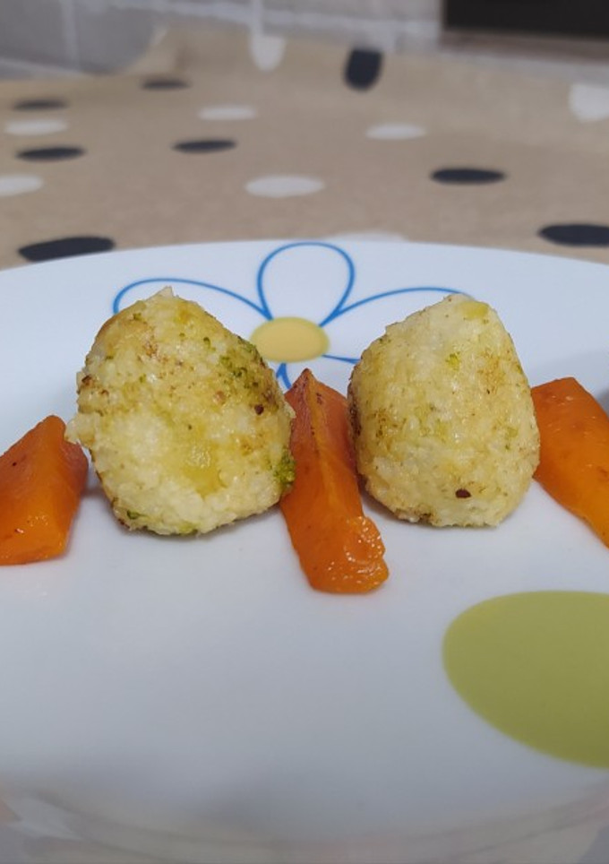Una foto de Bolitas de mijo-calabacín-brócoli