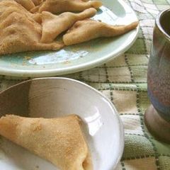 A picture of Japanese Confectionery in the Microwave: Yatsuhashi.