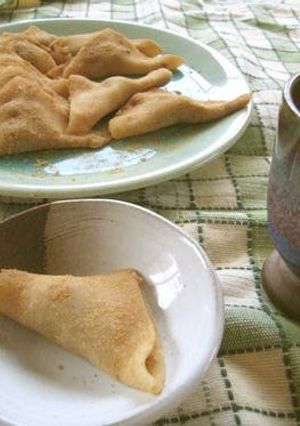 A picture of Japanese Confectionery in the Microwave: Yatsuhashi.