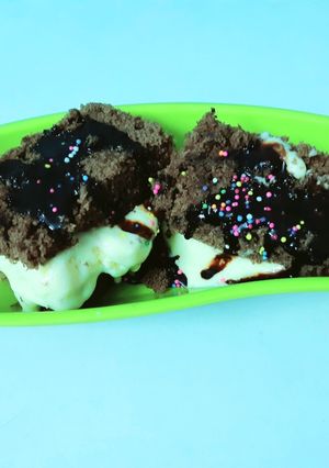A picture of Butterscotch rajbhog ice-cream chocolate cake.