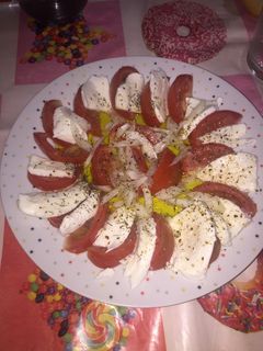 Una foto de Ensalada mozzella
