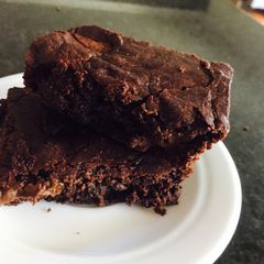 A picture of Brownies.