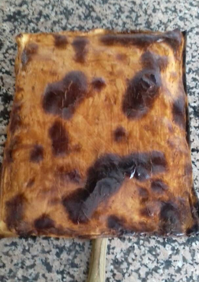 Una foto de Empanada casera de atún y pimientos