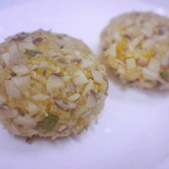 A picture of Kanya's Mushroom Burgers.
