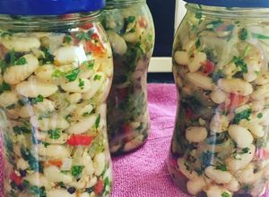 Una foto de Porotos en conserva