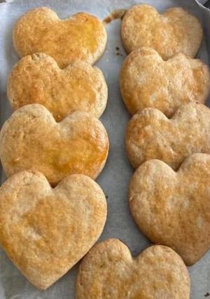 A picture of Wheat flour baking Heart Biscuits.