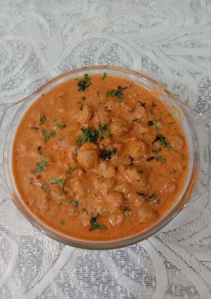 A picture of Soya chunks ki sabzi.