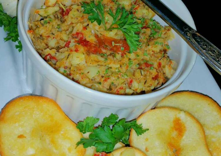 Mike's 100 Clove Roasted Garlic Spread Mike's 100 Clove Roasted Garlic Spread