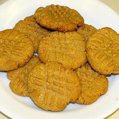A picture of Memaw's Peanut Butter Cookies.