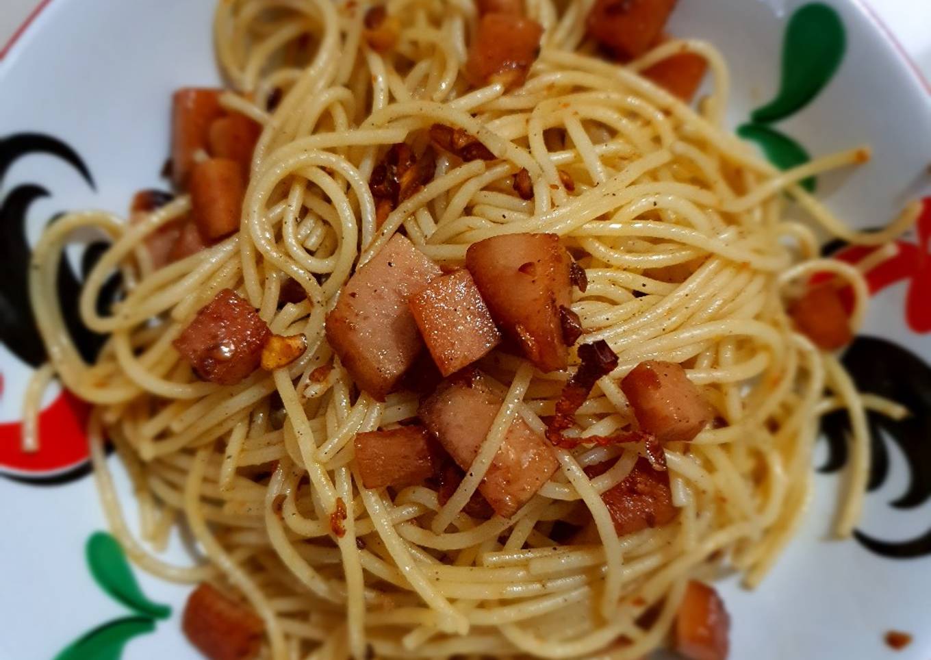 Aglio Olio Pasta with Ham (pork)