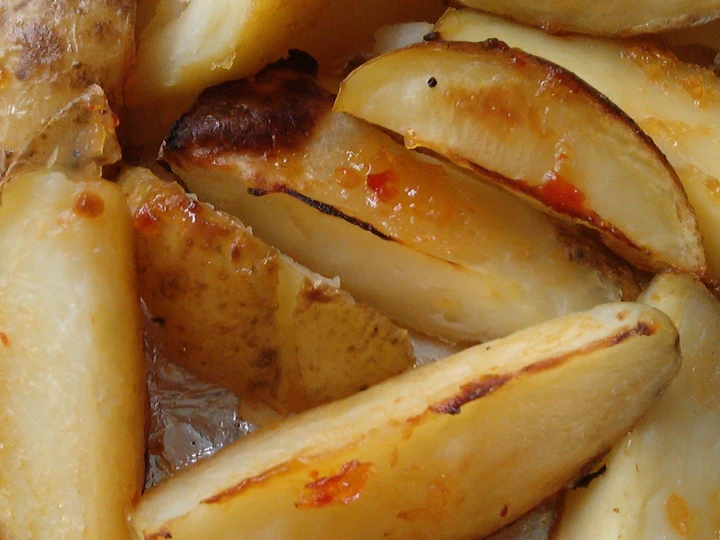 Easy Steps to Prepare Vickys Sweet Chilli Sauced Potato Wedges, GF DF EF SF NF the So Delicious You can take Joss in your mouth