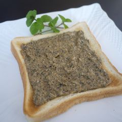 A picture of Aromatic! Kinako Maple Black Sesame Seed Toast.