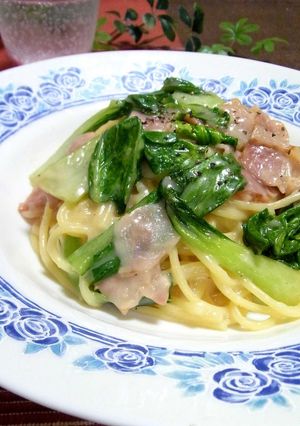A picture of Low-Cal Creamy Pasta with Bok Choy.