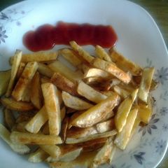A picture of baked French fries.