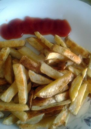 A picture of baked French fries.