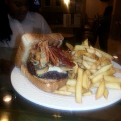 A picture of Boobie's Mushroom,Swiss and Bacon Patty Melt..