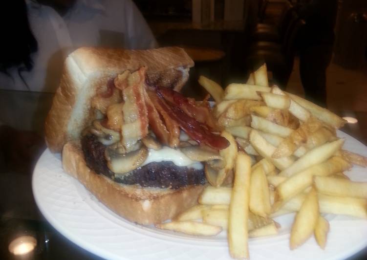 Easy Way to Make Speedy Boobie's Mushroom,Swiss and Bacon Patty Melt.