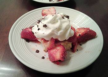 Easiest Way to Prepare Yummy Strawberry Shortcake with Vanilla Ice Cream Cake