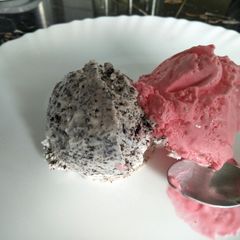 A picture of Chocolate chip and stawberry icecream.