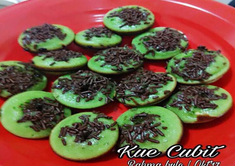 Resep: AppetizingKue Cubit Pandan anti gagal 