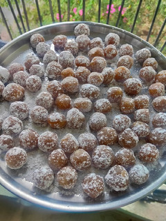 आंवला चटपटी गोली (Amla chatpati goli recipe in Hindi) रेसिपी मुख्य फोटो
