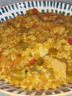 Una foto de Arroz con presa y espárragos