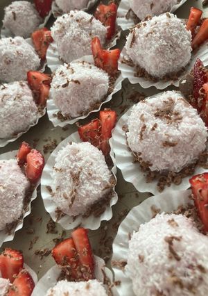 Epres kókuszos mascarpone golyó recept fotója