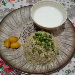 A picture of Aloo matar pulao.