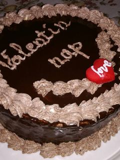 Valentin napi csokitorta recept fotója