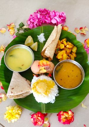 A picture of Maharashtrian Thali.