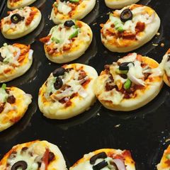 Mini Pizzas A picture of Mini Pizzas.