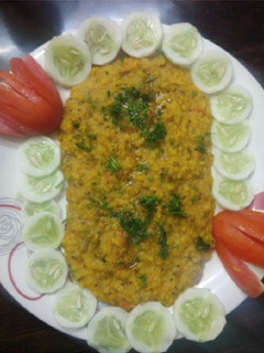વઘારેલી ખીચડી (Vaghareli Khichdi Recipe In Gujarati) રેસીપી મુખ્ય ફોટો