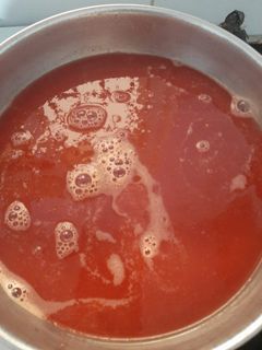 દૂધી ટોમેટો સૂપ (Dudhi Tomato Soup Recipe In Gujarati) રેસીપી મુખ્ય ફોટો