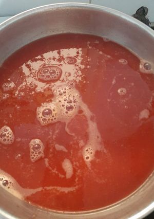 દૂધી ટોમેટો સૂપ (Dudhi Tomato Soup Recipe In Gujarati) રેસીપી મુખ્ય ફોટો