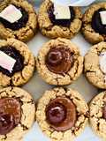 คุกกี้โอ้ตหยอดหน้าชอกโกแลตที่ชอบ🍫🍪(Oat cookies topping with Favorite Choco Bar)🍫
