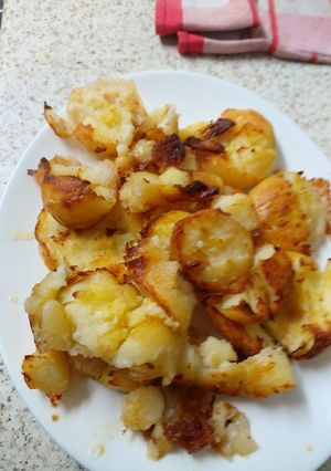 A picture of My Garlic Buttered Smashed Roast Potatoes 🥔😍.