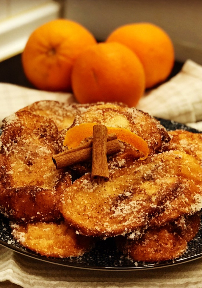 Una foto de Torrijas de leche al aroma de naranja, azahar y canela (sin lactosa)