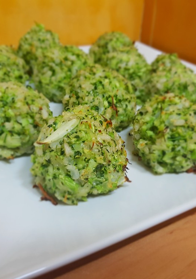 Una foto de Albóndigas de brócoli
