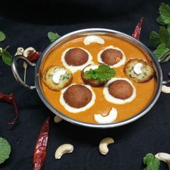 A picture of Shahi Navratna Kofta Curry.