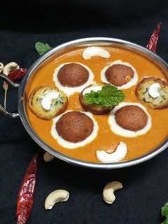 A picture of Shahi Navratna Kofta Curry.