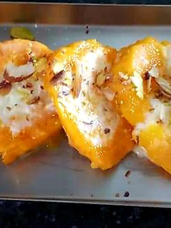 મેંગો સ્ટફ કુલ્ફી(Mango stuff kulfi recipe in Gujarati) રેસીપી મુખ્ય ફોટો