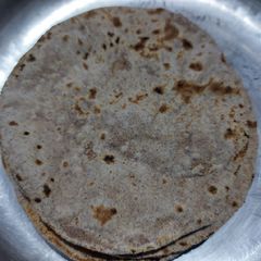 A picture of Mixed millet rotis.